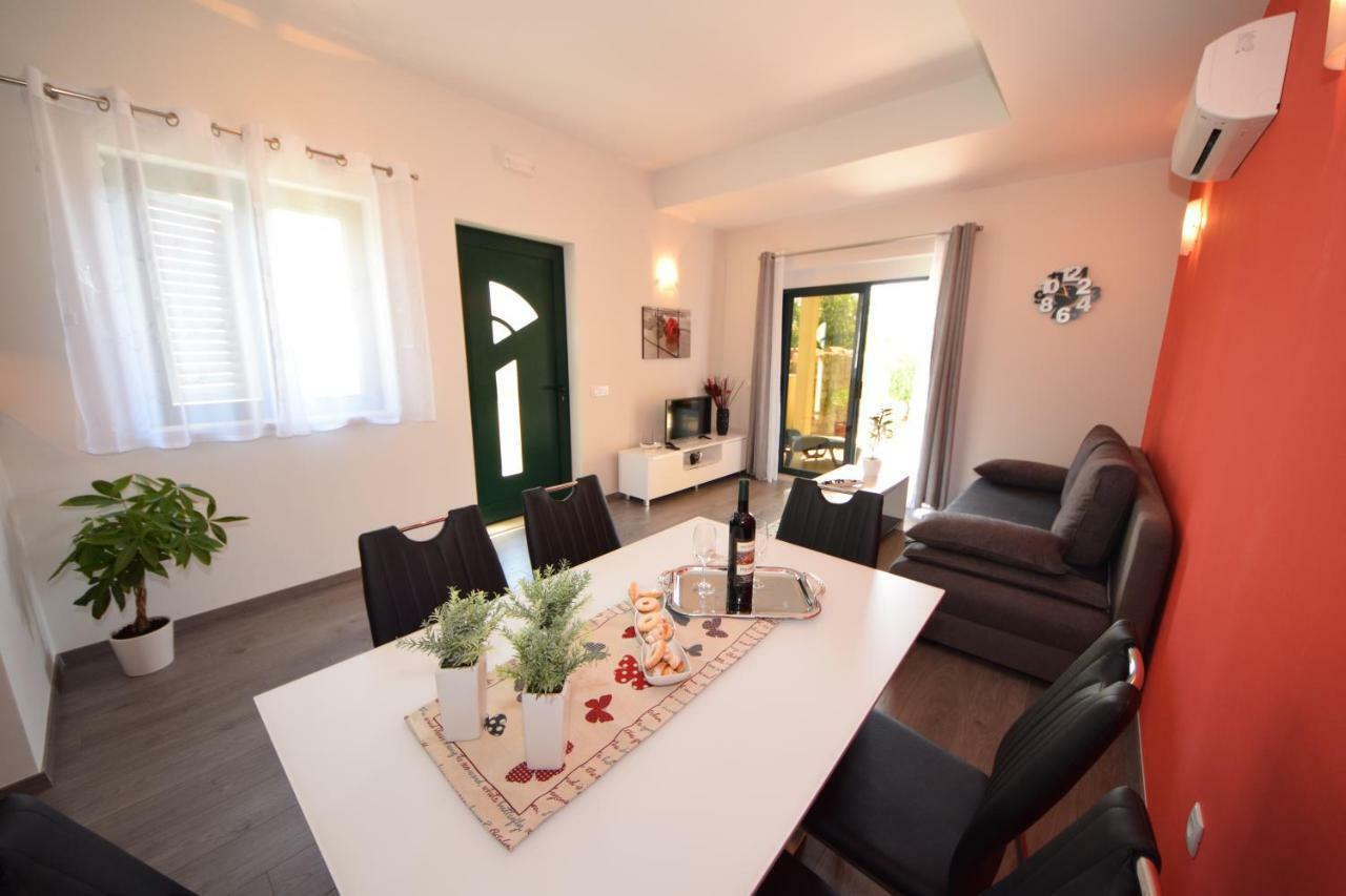 Apartmani Dora I Kati Orebić Kültér fotó