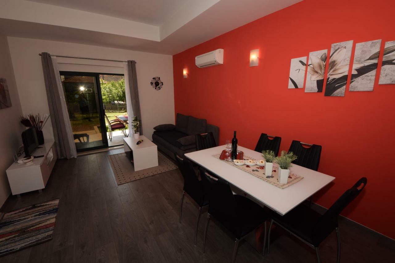 Apartmani Dora I Kati Orebić Kültér fotó