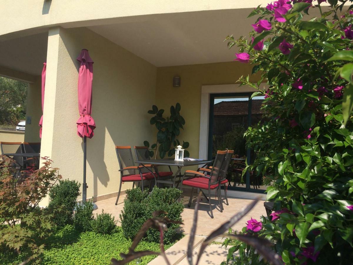 Apartmani Dora I Kati Orebić Kültér fotó